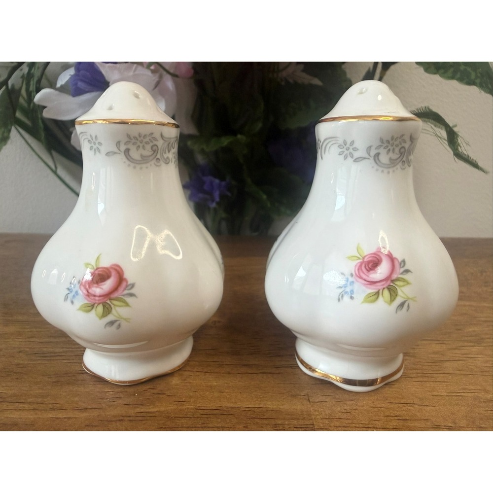 Royal‎ Albert Tranquillity Gilt Salt and Pepper Set Bone China England